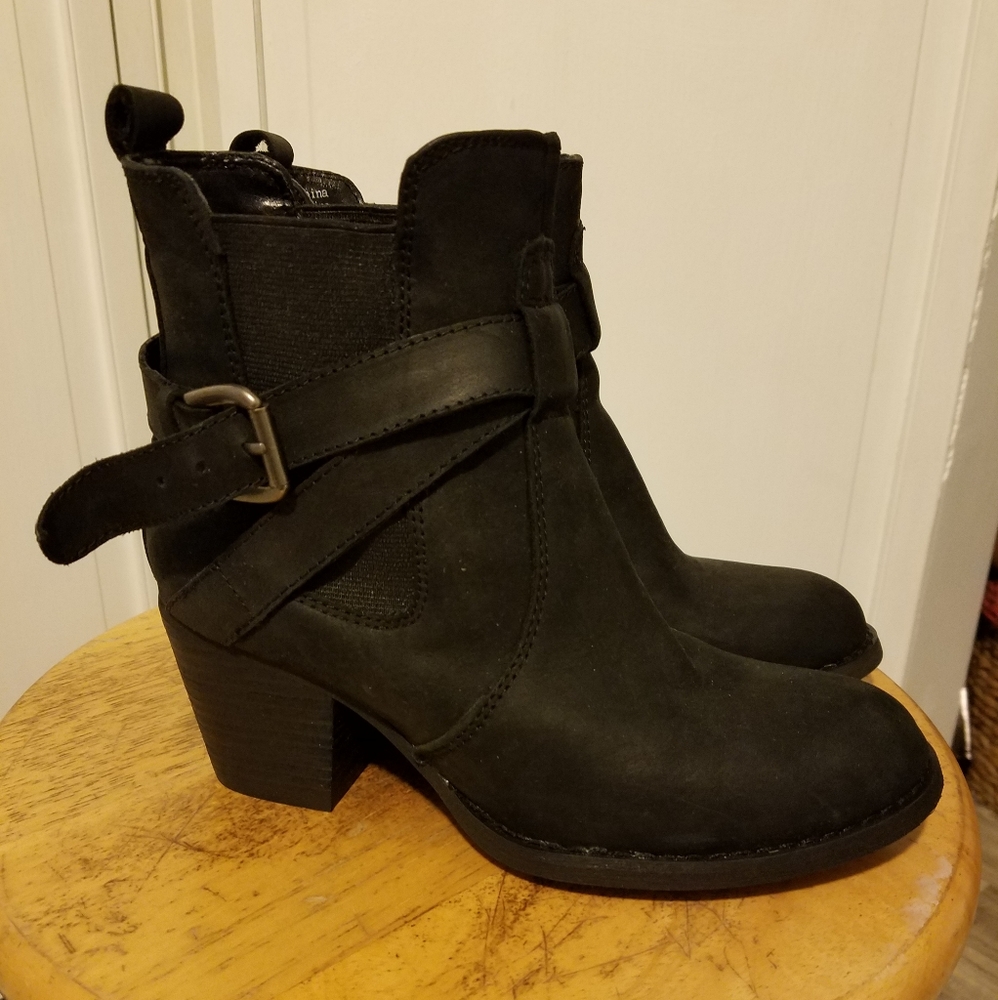 Black boots